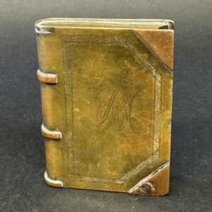 Briquet de poilu 1914-1918 en laiton gravé MB