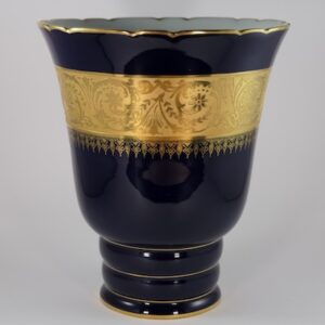 Vase en porcelaine de Limoges bleu de four – Marcel Chaufriasse