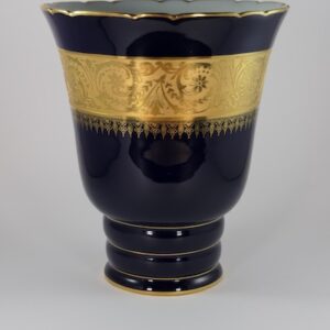 Vase en porcelaine de Limoges bleu de four – Marcel Chaufriasse